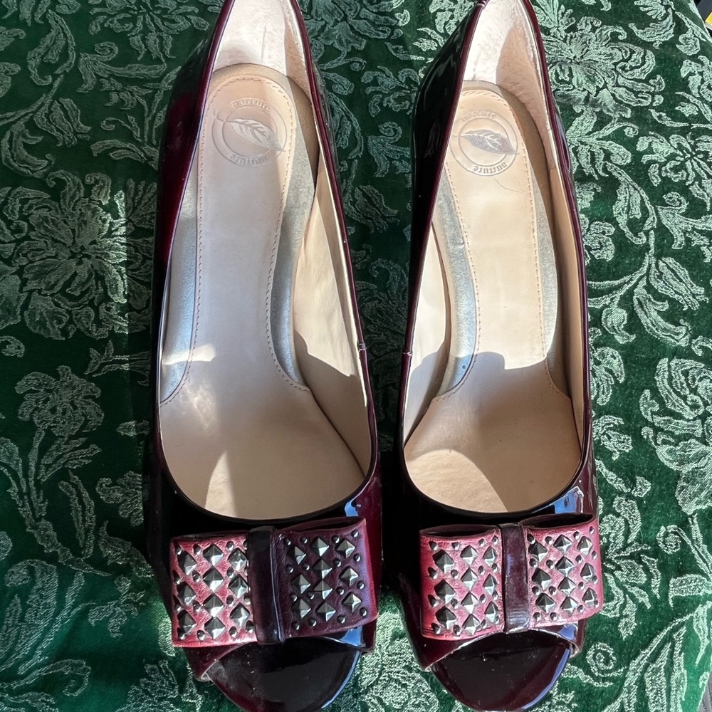 NWOT Nurture patent leather burgundy pumps